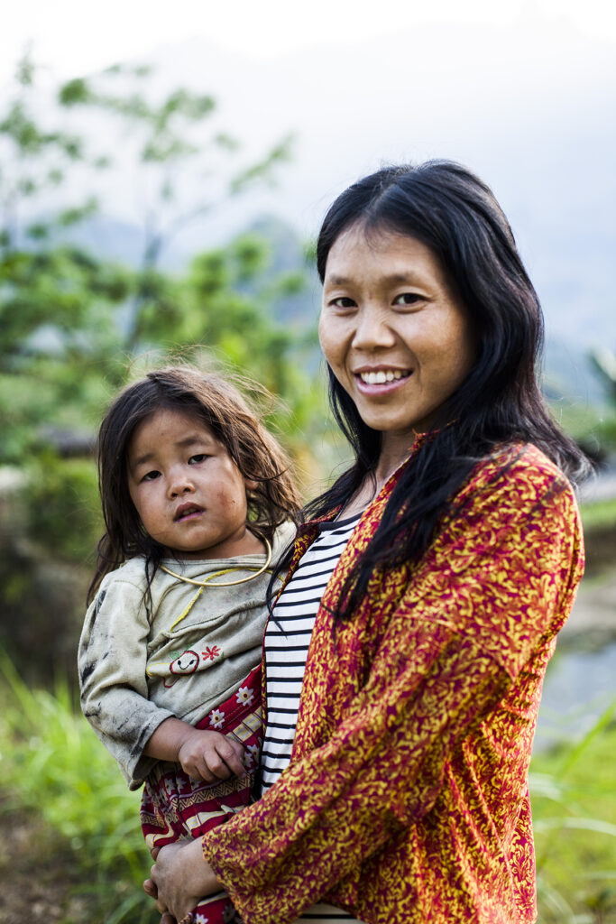 Portrait_of_mother_and_baby_HaGiang_Vietnam