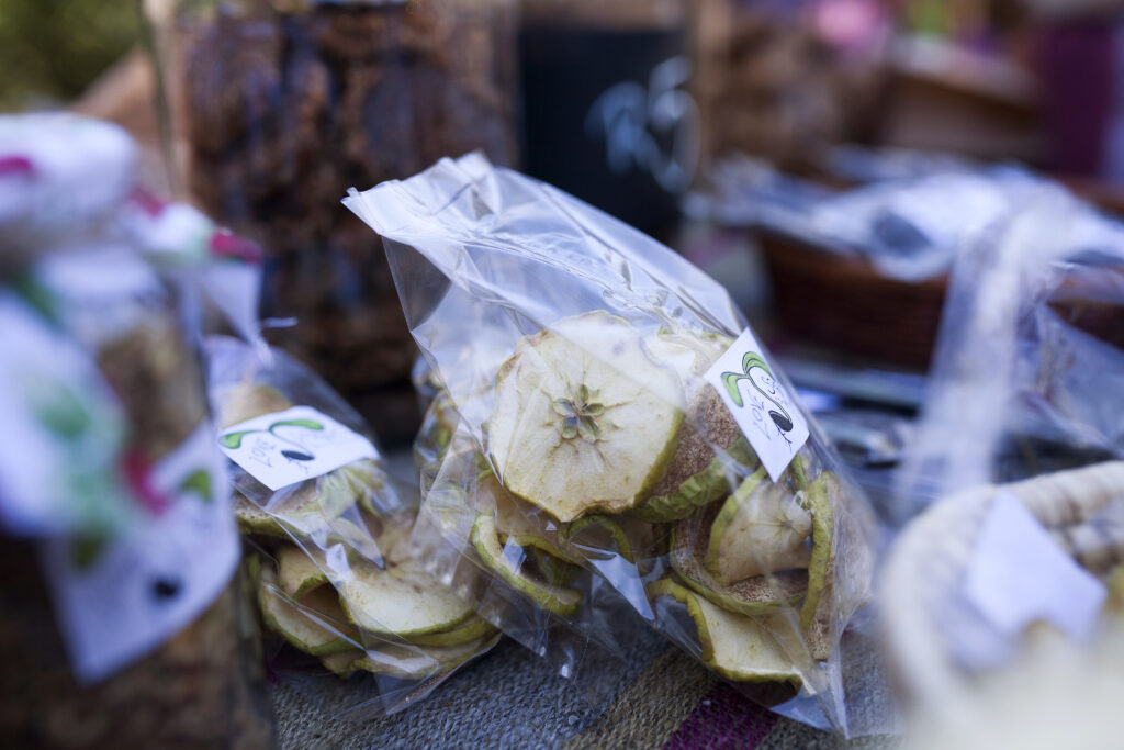 Raw organic dried apple slices